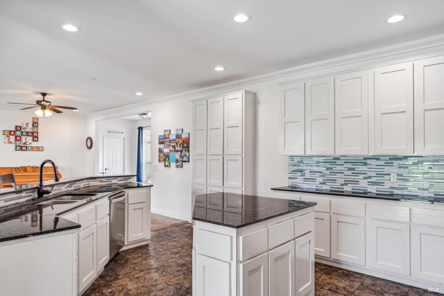 Detail Gallery Image 7 of 38 For 1707 Weiss Ln, Penngrove,  CA 94951 - 5 Beds | 3 Baths