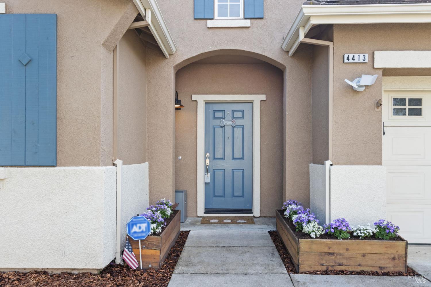 Detail Gallery Image 2 of 48 For 4413 Meadow Valley Cir, Fairfield,  CA 94534 - 4 Beds | 2 Baths