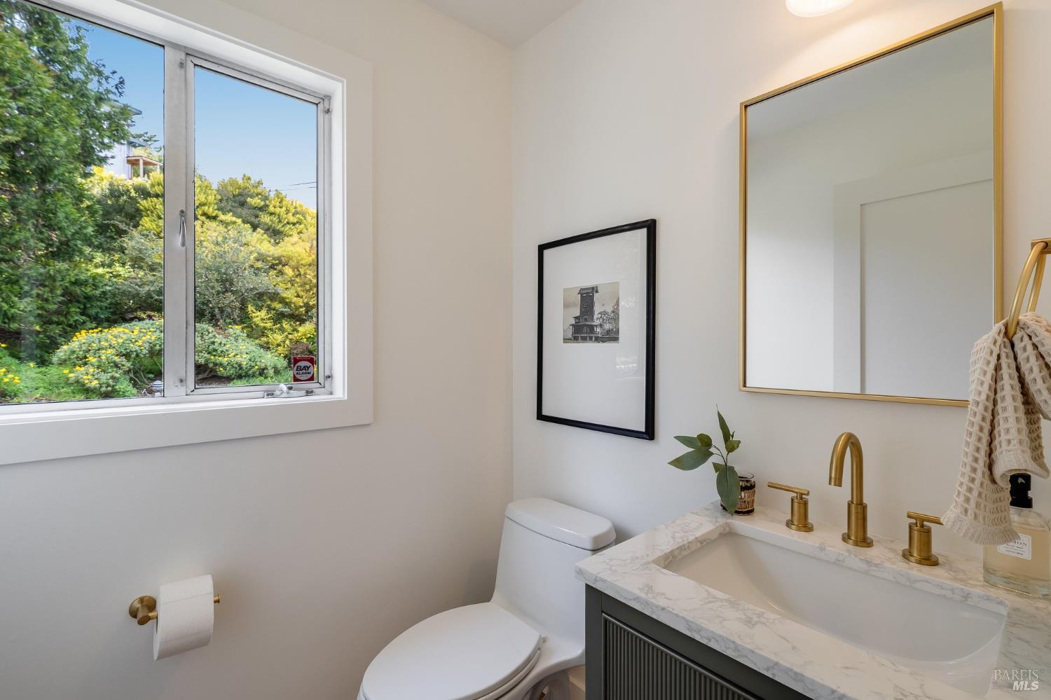 Detail Gallery Image 56 of 92 For 58 Lower North Ter, Tiburon,  CA 94920 - 5 Beds | 3/1 Baths