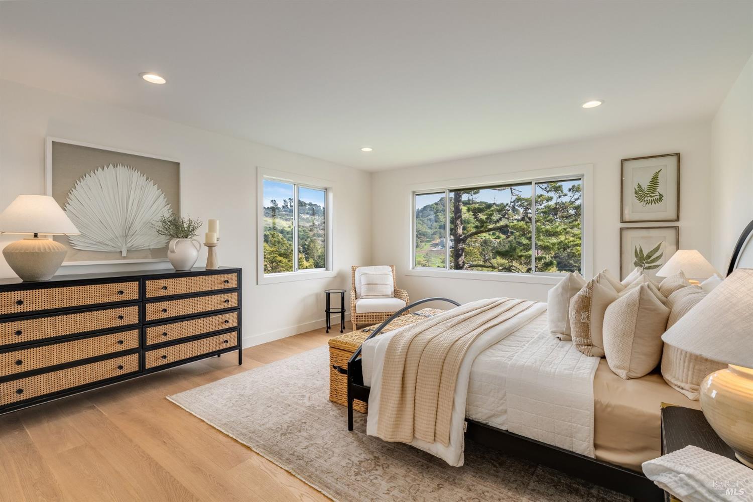 Detail Gallery Image 32 of 92 For 58 Lower North Ter, Tiburon,  CA 94920 - 5 Beds | 3/1 Baths