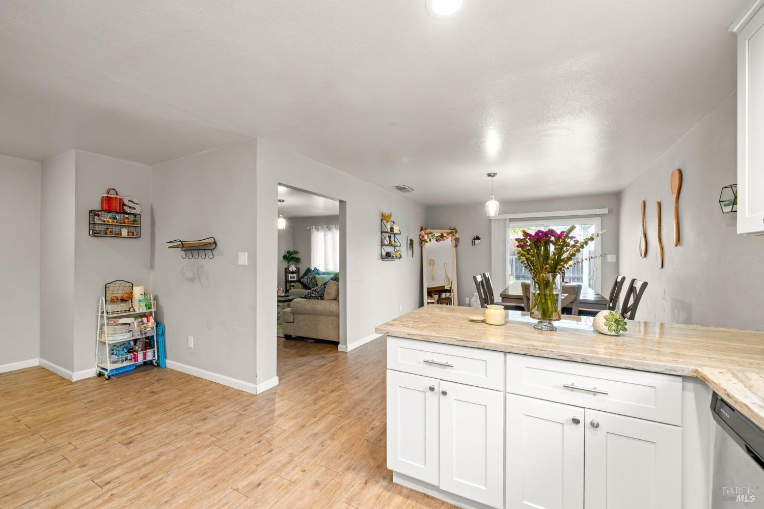 Detail Gallery Image 19 of 30 For 610 Sierra Dr, Dixon,  CA 95620 - 3 Beds | 2 Baths