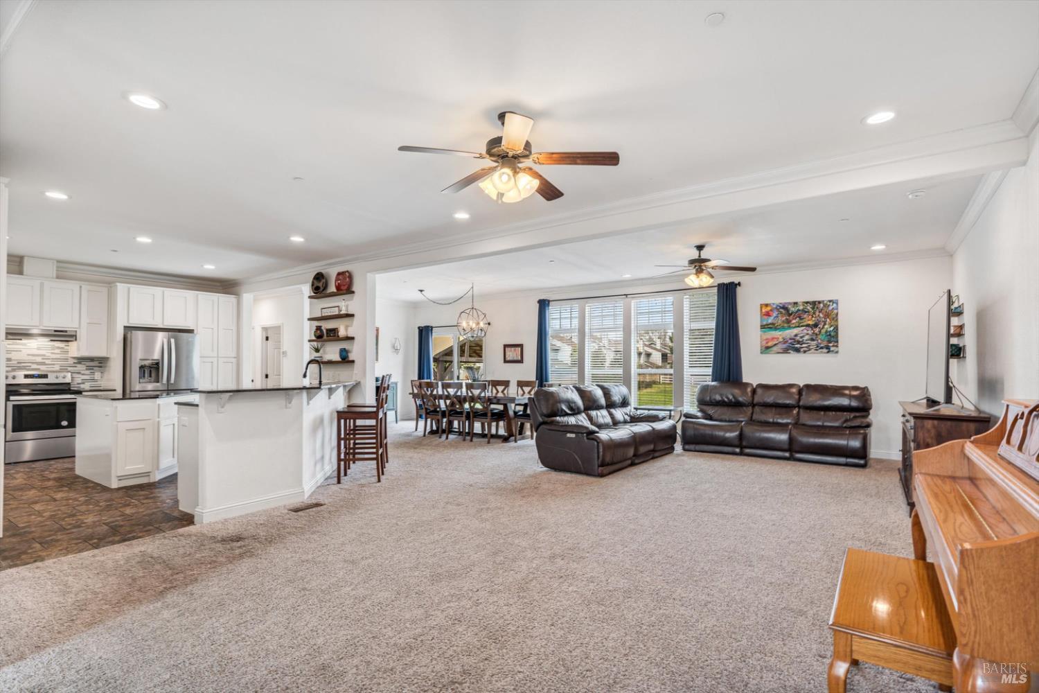 Detail Gallery Image 5 of 38 For 1707 Weiss Ln, Penngrove,  CA 94951 - 5 Beds | 3 Baths