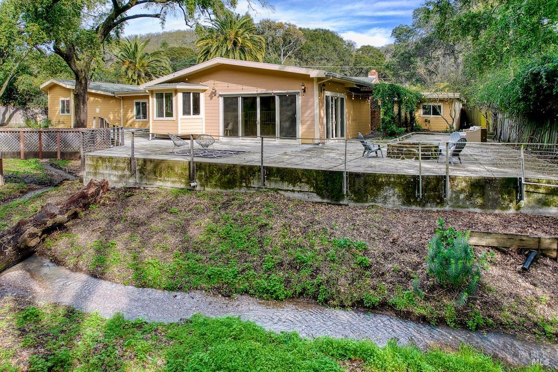 Detail Gallery Image 29 of 85 For 101 H Ln, Novato,  CA 94945 - 5 Beds | 4/1 Baths