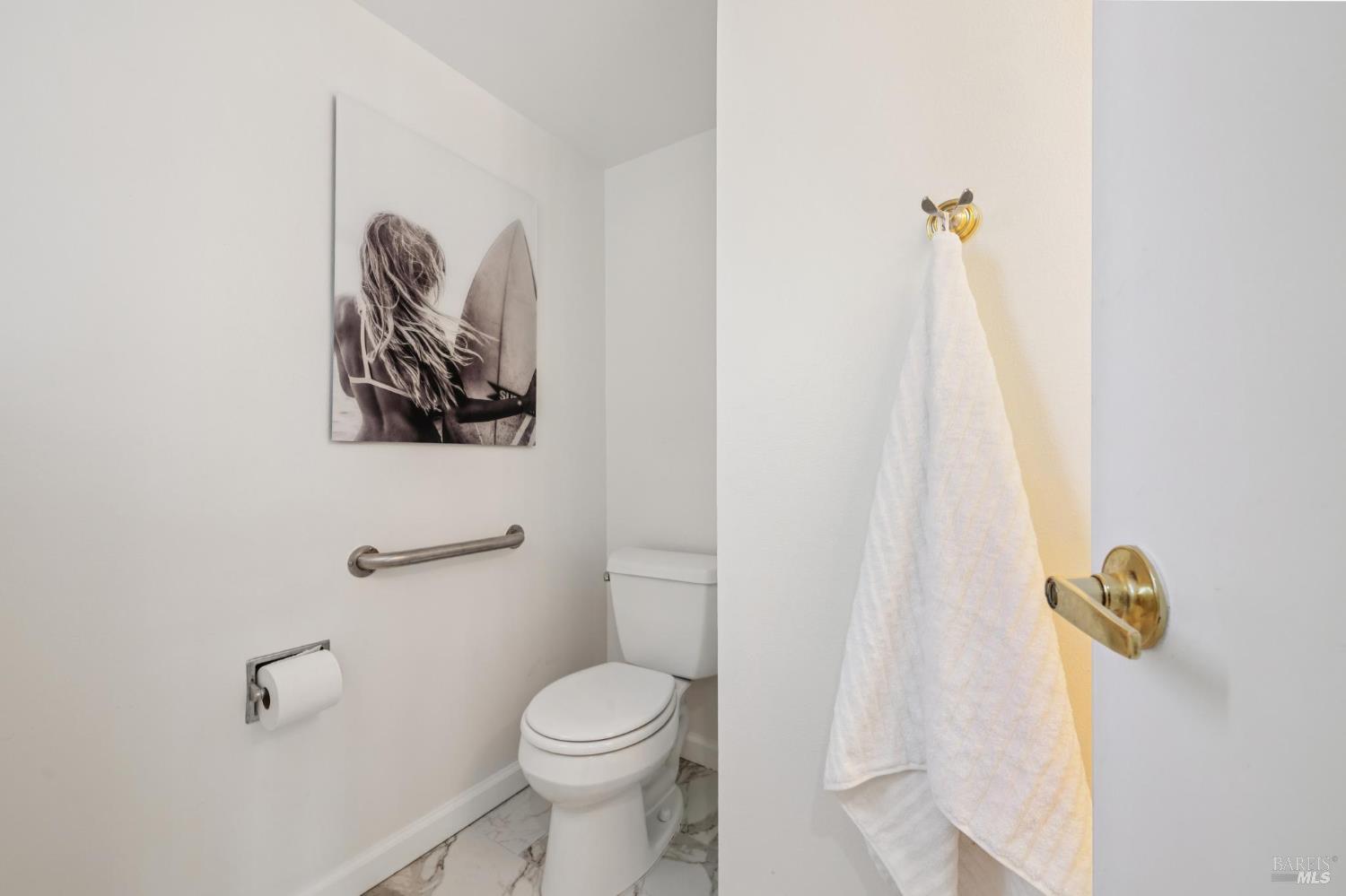 Detail Gallery Image 13 of 32 For 35 Wordsworth Ct, Mill Valley,  CA 94941 - 2 Beds | 1/1 Baths