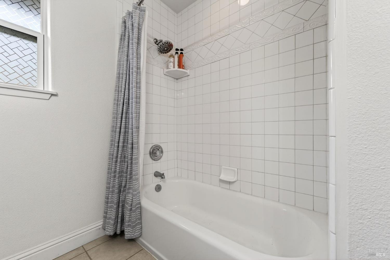 Detail Gallery Image 43 of 54 For 17437 Greenridge Rd, Hidden Valley Lake,  CA 95467 - 4 Beds | 4 Baths