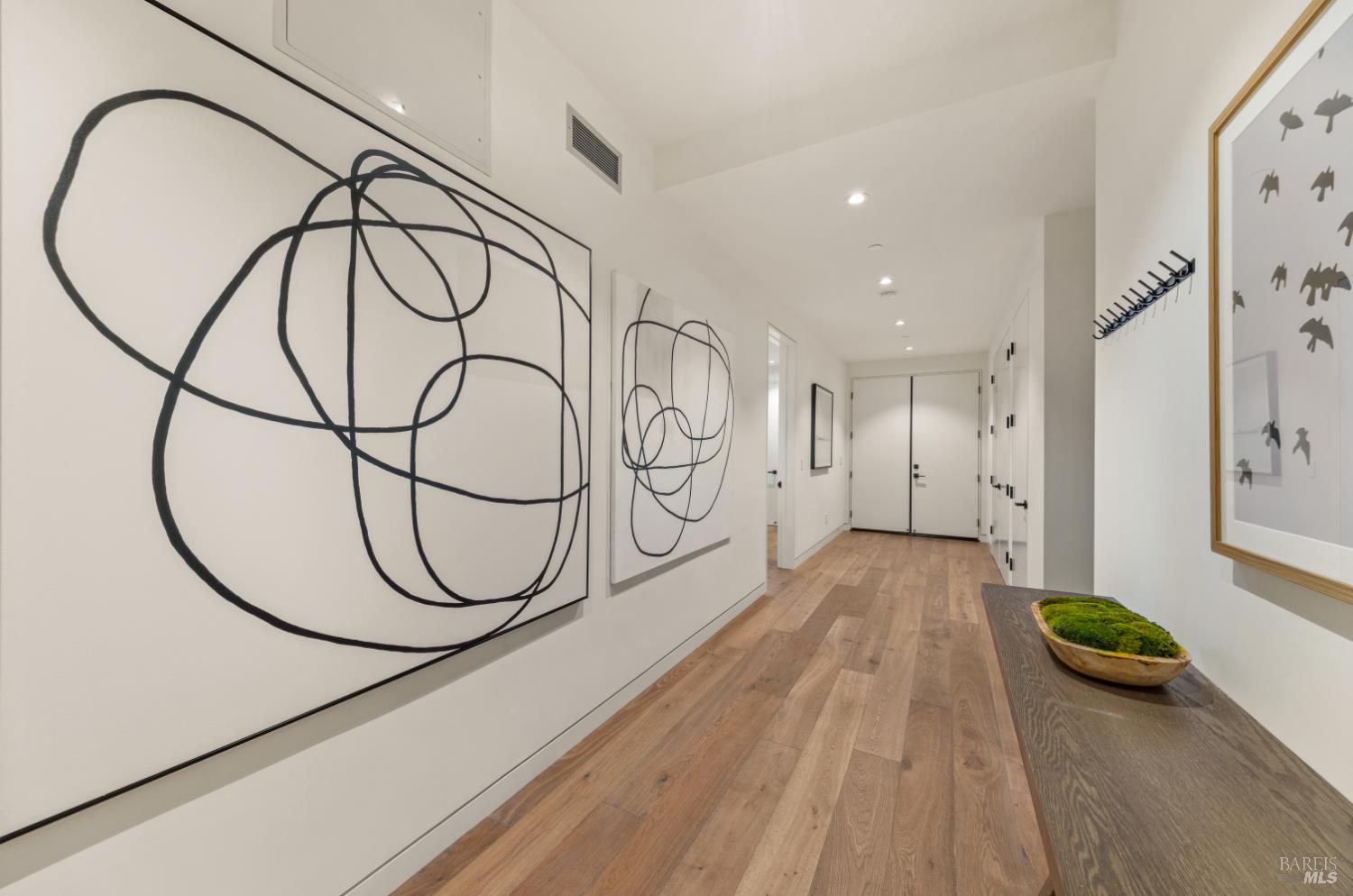 Detail Gallery Image 50 of 76 For 3 Trestle Glen Cir, Tiburon,  CA 94920 - 6 Beds | 6/2 Baths