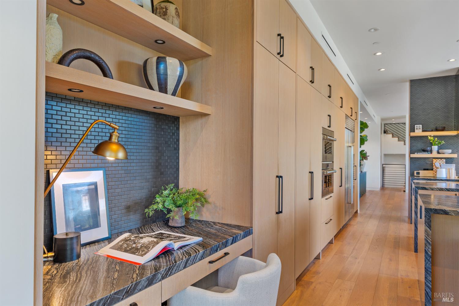 Detail Gallery Image 24 of 76 For 3 Trestle Glen Cir, Tiburon,  CA 94920 - 6 Beds | 6/2 Baths