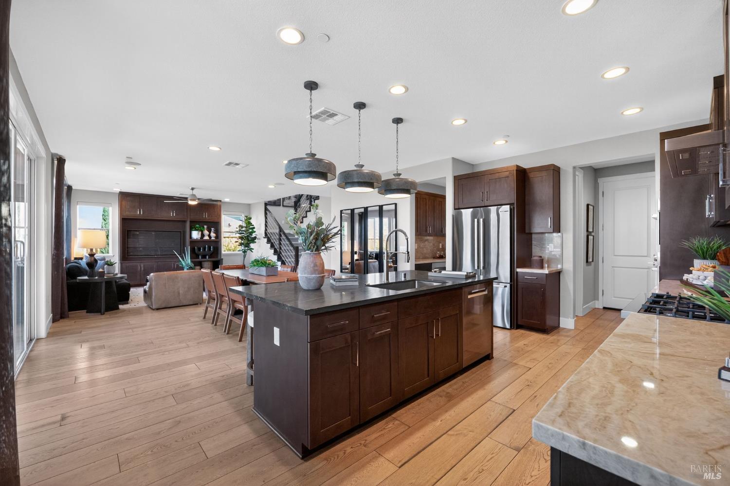 Detail Gallery Image 6 of 36 For 619 Beyers St, Oakley,  CA 94561 - 4 Beds | 3/1 Baths