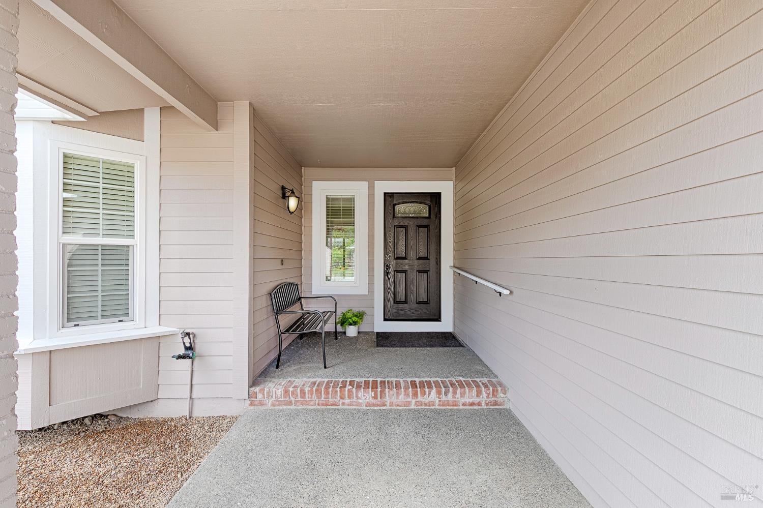 Detail Gallery Image 2 of 22 For 5984 Stone Bridge Rd, Santa Rosa,  CA 95409 - 3 Beds | 2/1 Baths