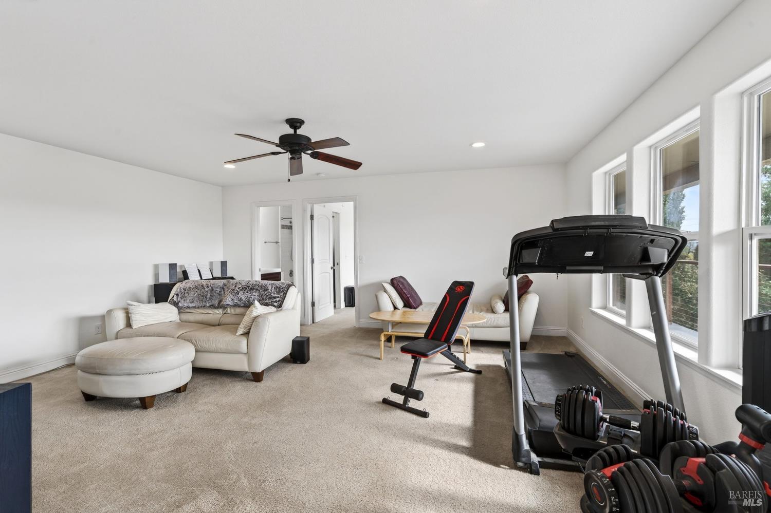 Detail Gallery Image 15 of 54 For 17437 Greenridge Rd, Hidden Valley Lake,  CA 95467 - 4 Beds | 4 Baths