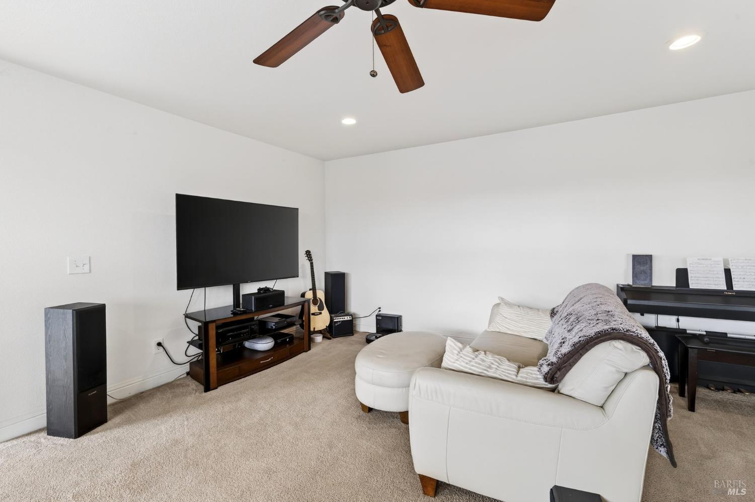 Detail Gallery Image 16 of 54 For 17437 Greenridge Rd, Hidden Valley Lake,  CA 95467 - 4 Beds | 4 Baths