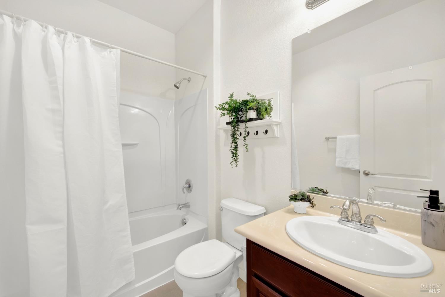 Detail Gallery Image 37 of 67 For 7004 Alder Creek Rd, Vallejo,  CA 94591 - 4 Beds | 3/1 Baths