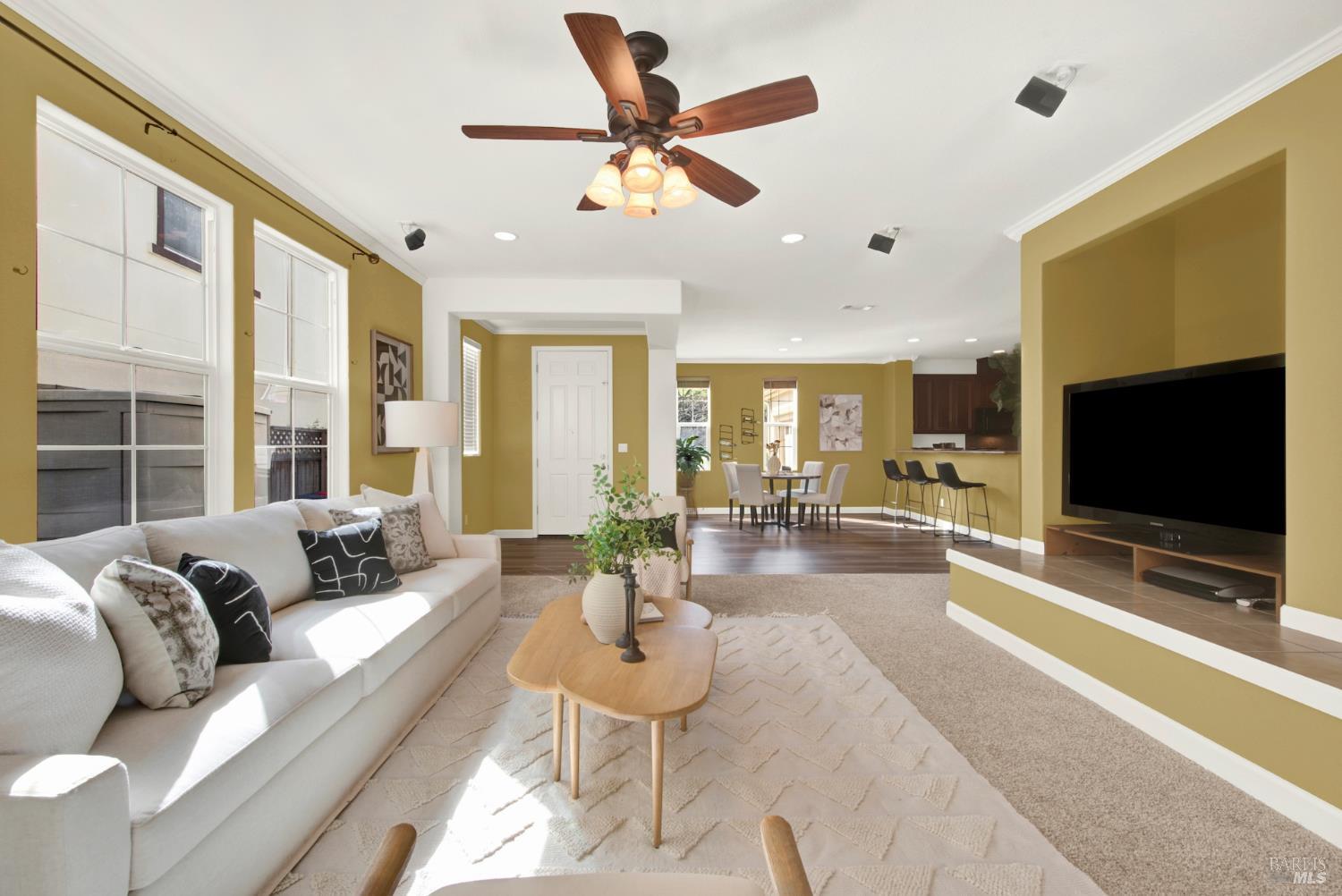 Detail Gallery Image 11 of 67 For 7004 Alder Creek Rd, Vallejo,  CA 94591 - 4 Beds | 3/1 Baths