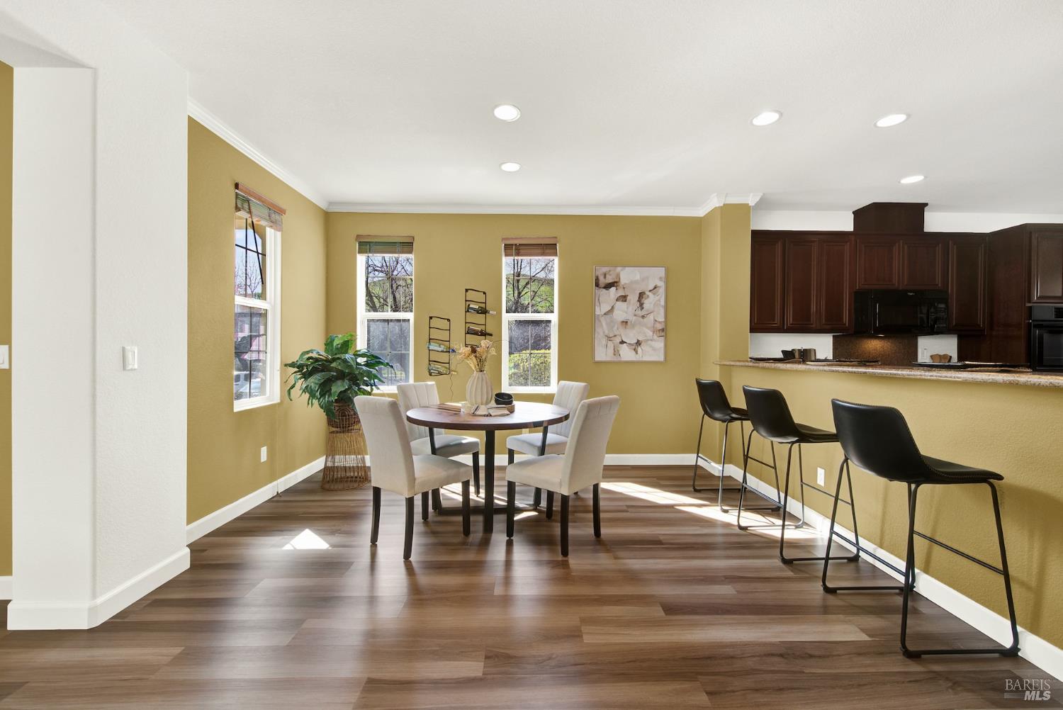 Detail Gallery Image 17 of 67 For 7004 Alder Creek Rd, Vallejo,  CA 94591 - 4 Beds | 3/1 Baths