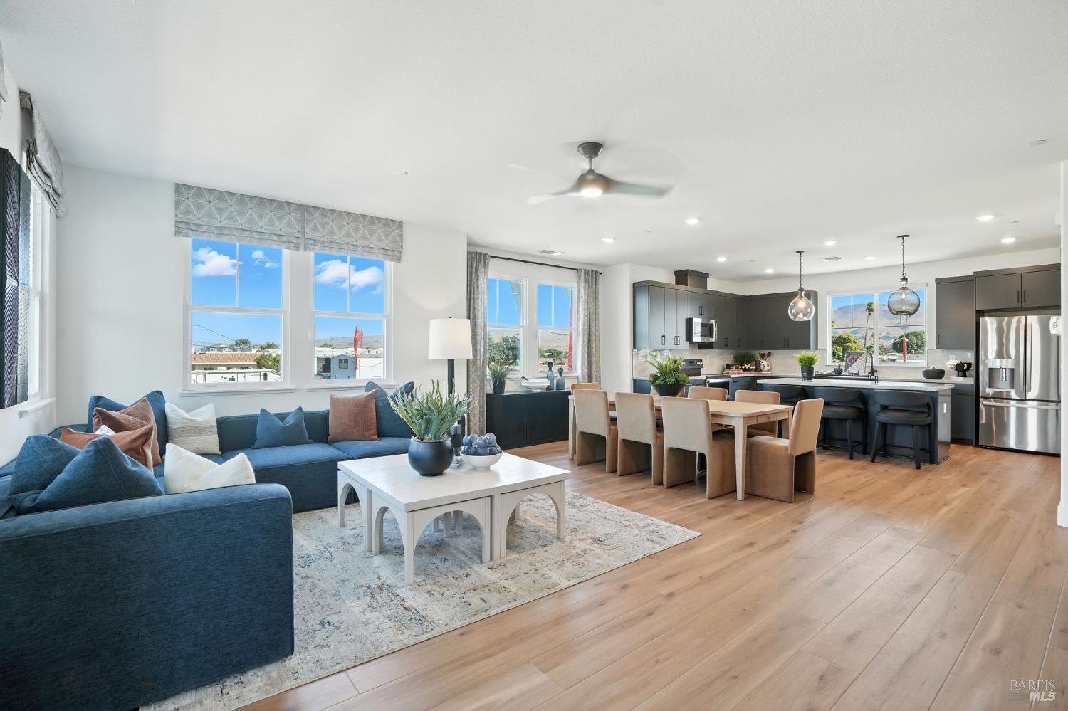 Detail Gallery Image 4 of 16 For 44 Cardamom Ln #1204,  Morgan Hill,  CA 95037 - 3 Beds | 2/2 Baths