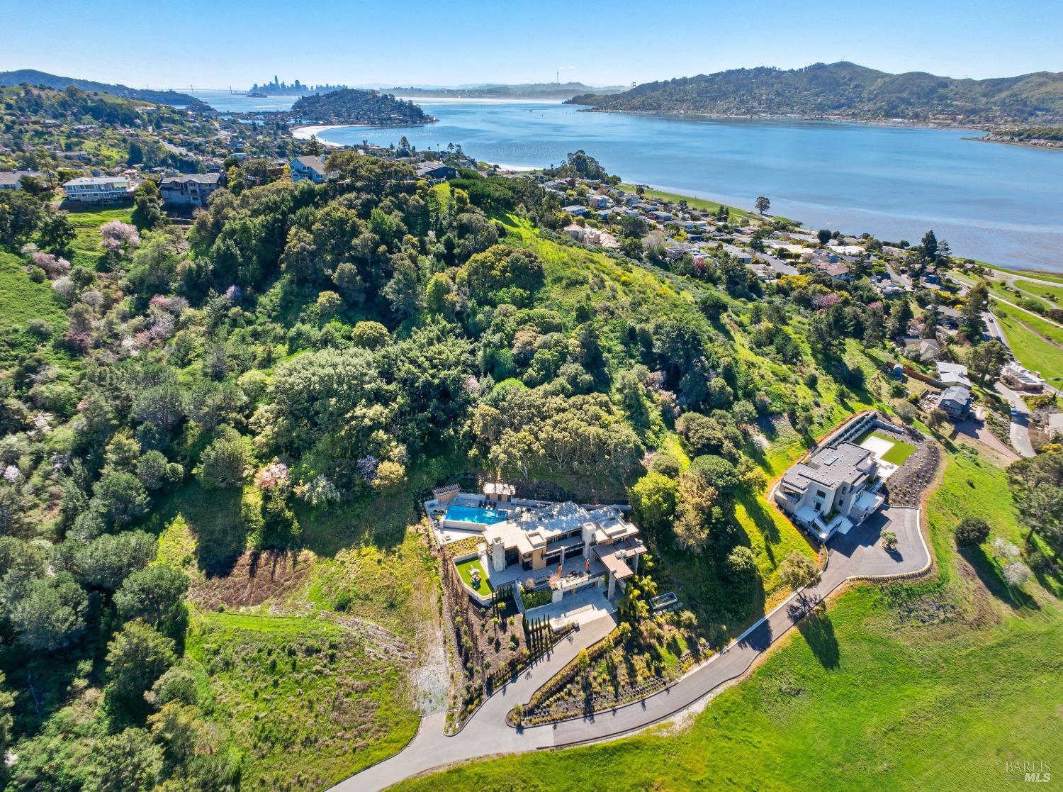 Detail Gallery Image 71 of 76 For 3 Trestle Glen Cir, Tiburon,  CA 94920 - 6 Beds | 6/2 Baths