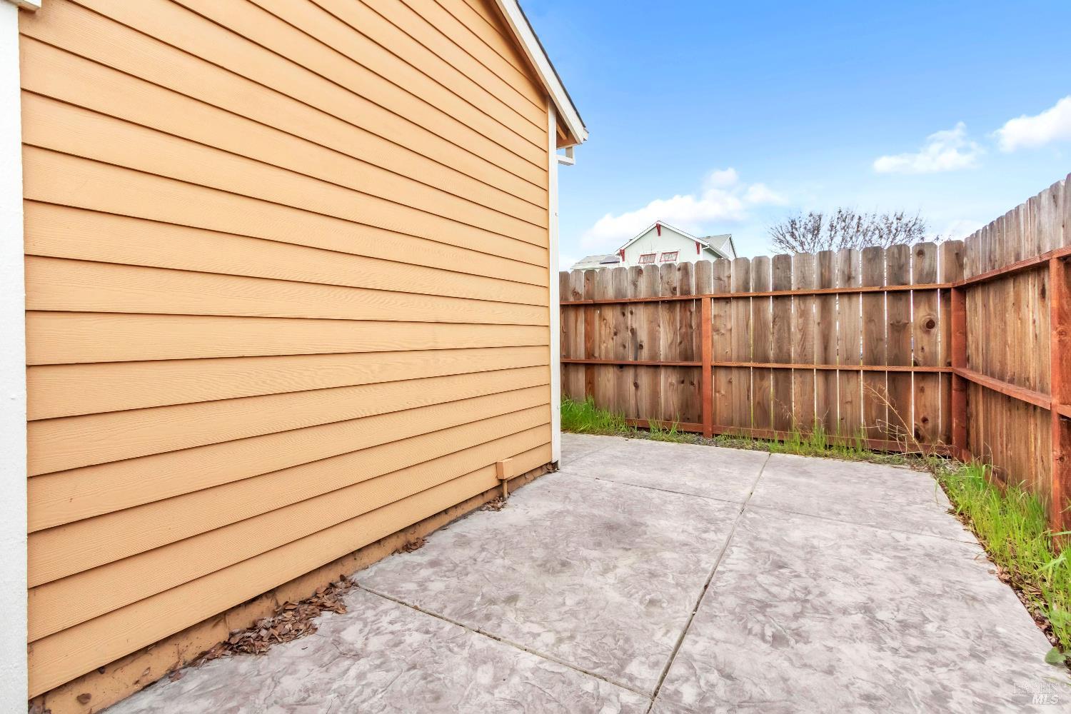 Detail Gallery Image 30 of 32 For 927 Freedom Dr, Suisun City,  CA 94585 - 3 Beds | 2 Baths