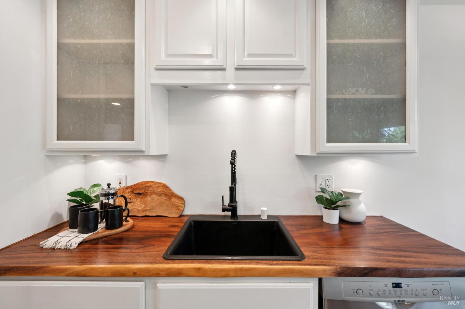 Detail Gallery Image 10 of 19 For 1219 Grand Ave #5,  San Rafael,  CA 94901 - 2 Beds | 1 Baths