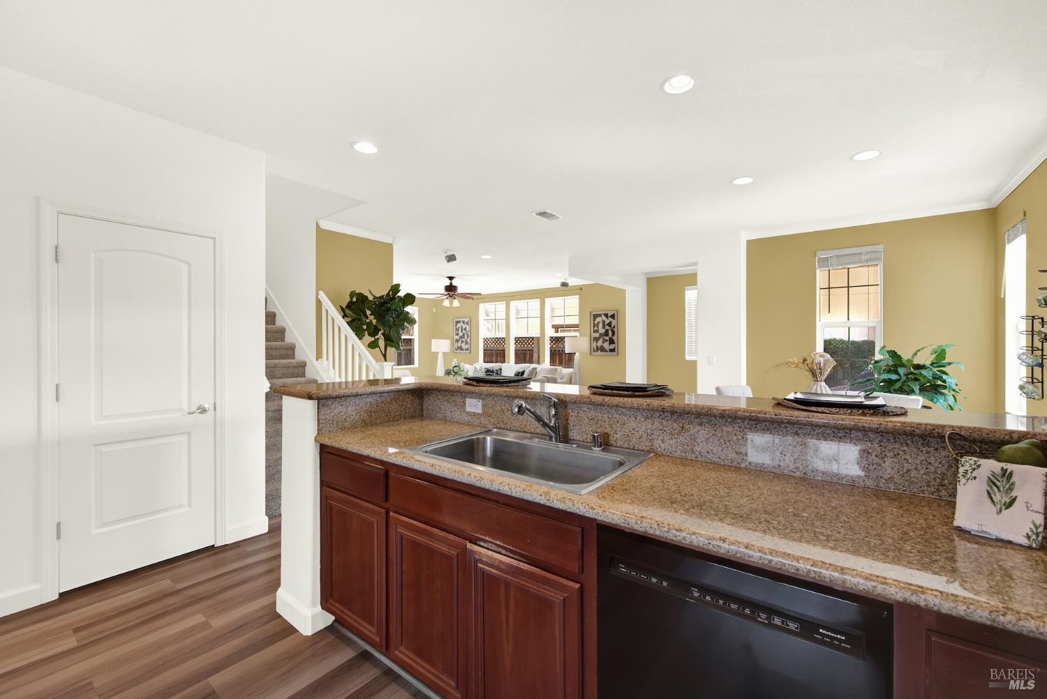 Detail Gallery Image 27 of 67 For 7004 Alder Creek Rd, Vallejo,  CA 94591 - 4 Beds | 3/1 Baths