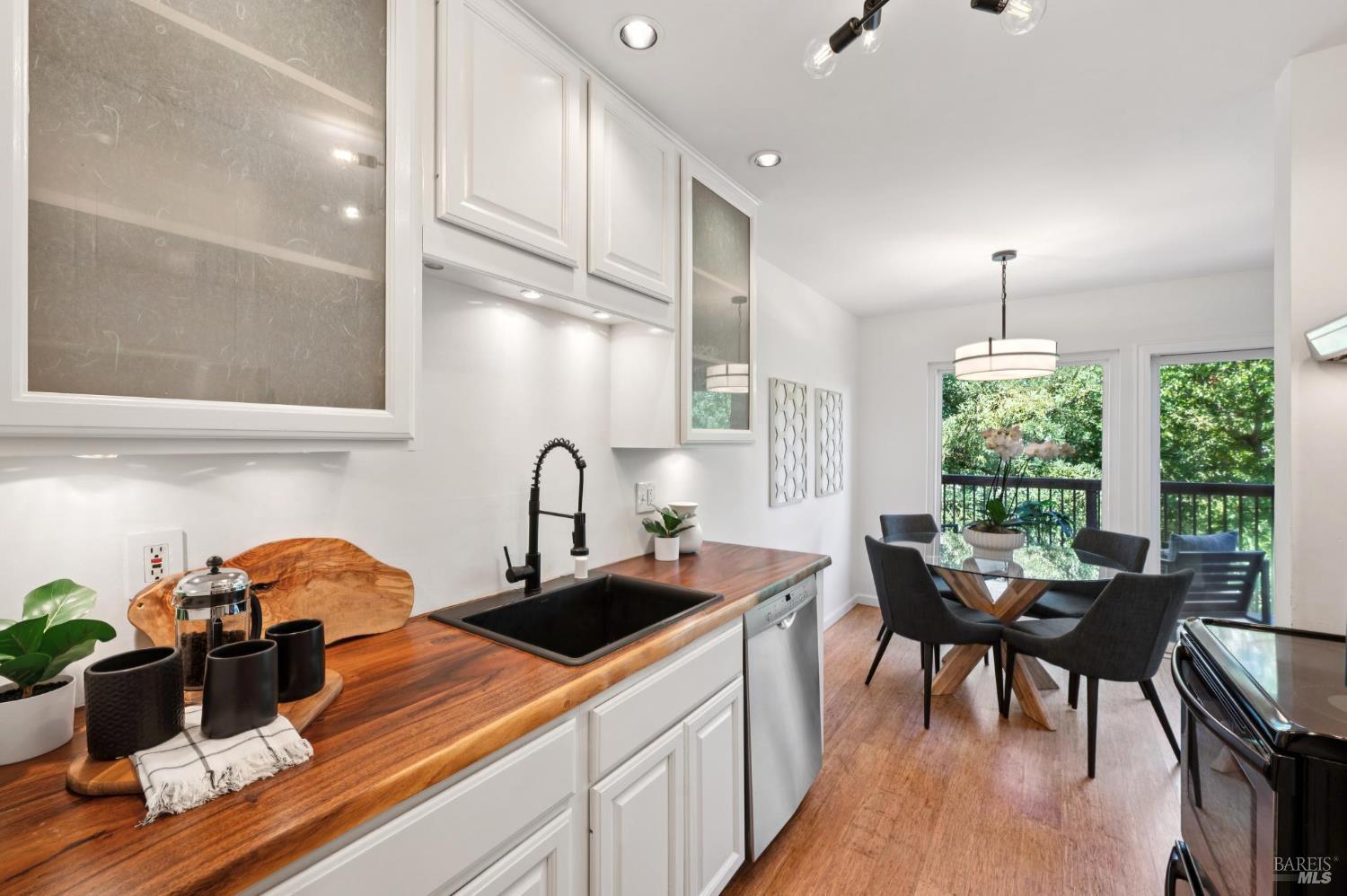 Detail Gallery Image 11 of 19 For 1219 Grand Ave #5,  San Rafael,  CA 94901 - 2 Beds | 1 Baths