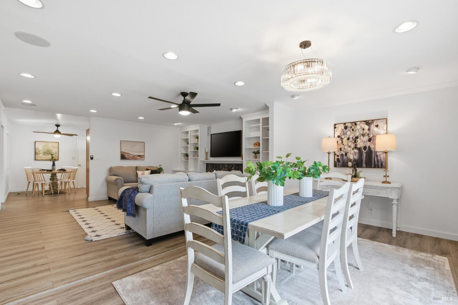 Detail Gallery Image 10 of 38 For 2034 S Terrace Dr, Napa,  CA 94559 - 4 Beds | 2 Baths