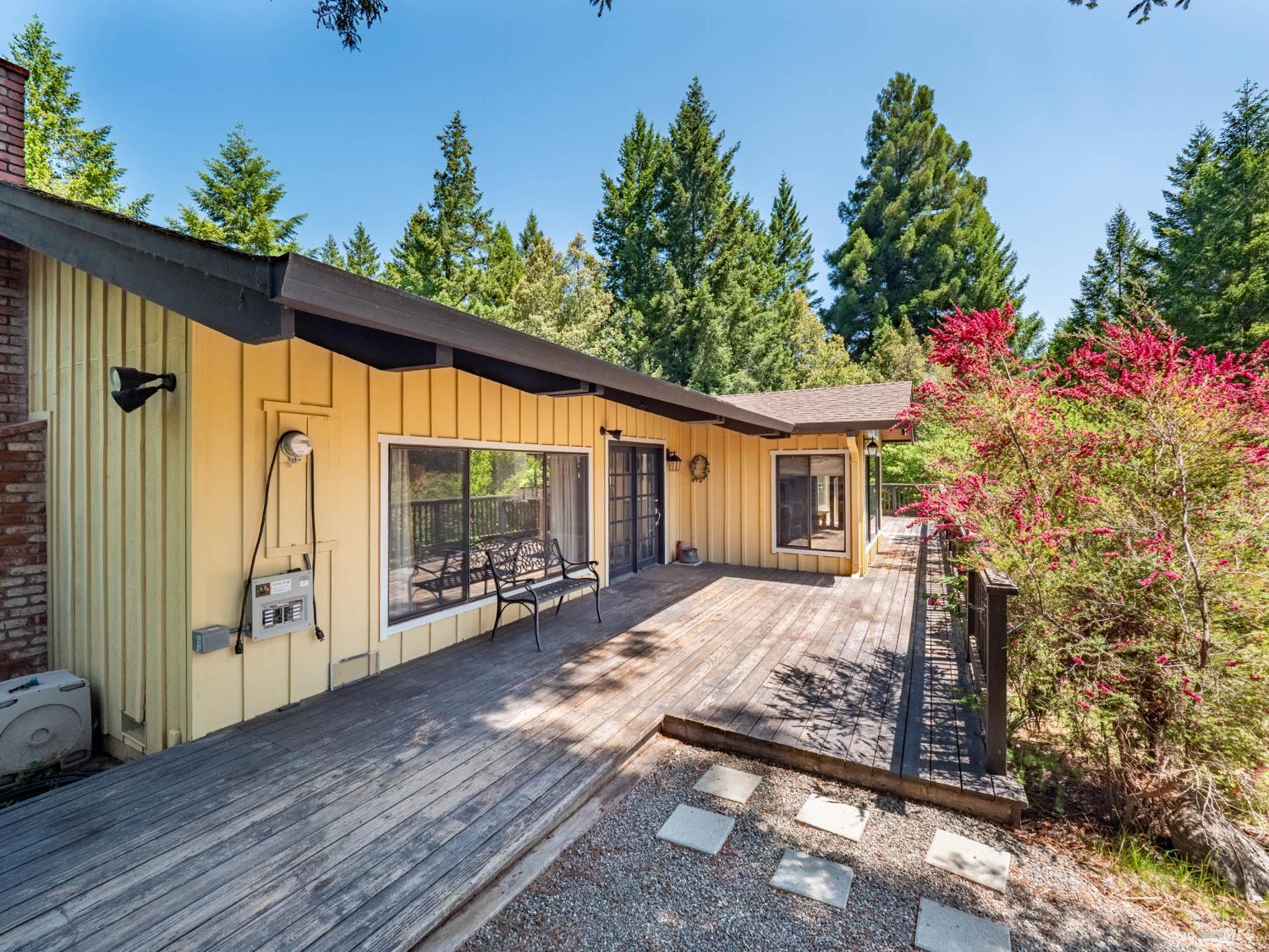 Detail Gallery Image 2 of 32 For 7701 Signal Ridge Rd, Philo,  CA 95466 - 3 Beds | 2/1 Baths