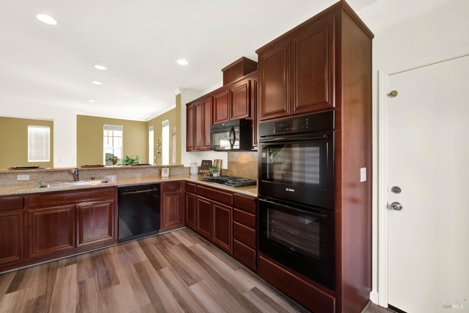 Detail Gallery Image 24 of 67 For 7004 Alder Creek Rd, Vallejo,  CA 94591 - 4 Beds | 3/1 Baths