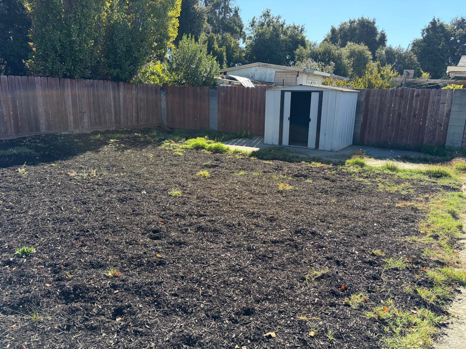 Detail Gallery Image 3 of 4 For 144 Hogan Ave, Vallejo,  CA 94589 - 3 Beds | 1 Baths