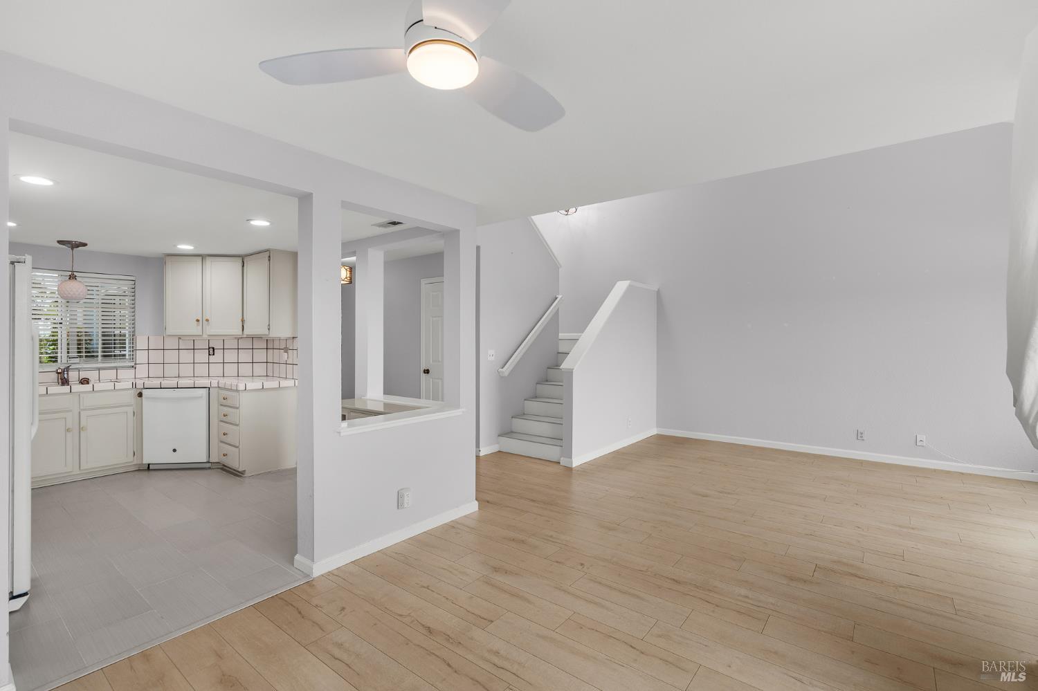 Detail Gallery Image 11 of 40 For 401 Stinson St #4,  Vallejo,  CA 94591 - 3 Beds | 3 Baths