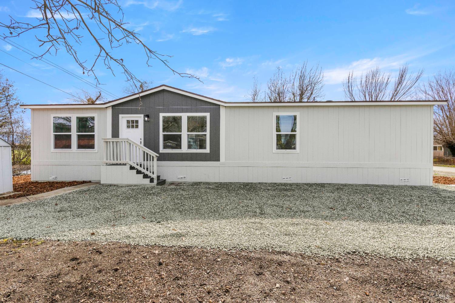 Detail Gallery Image 2 of 34 For 375 E Highway 20 Hwy 8, Upper Lake,  CA 95485 - 4 Beds | 2 Baths