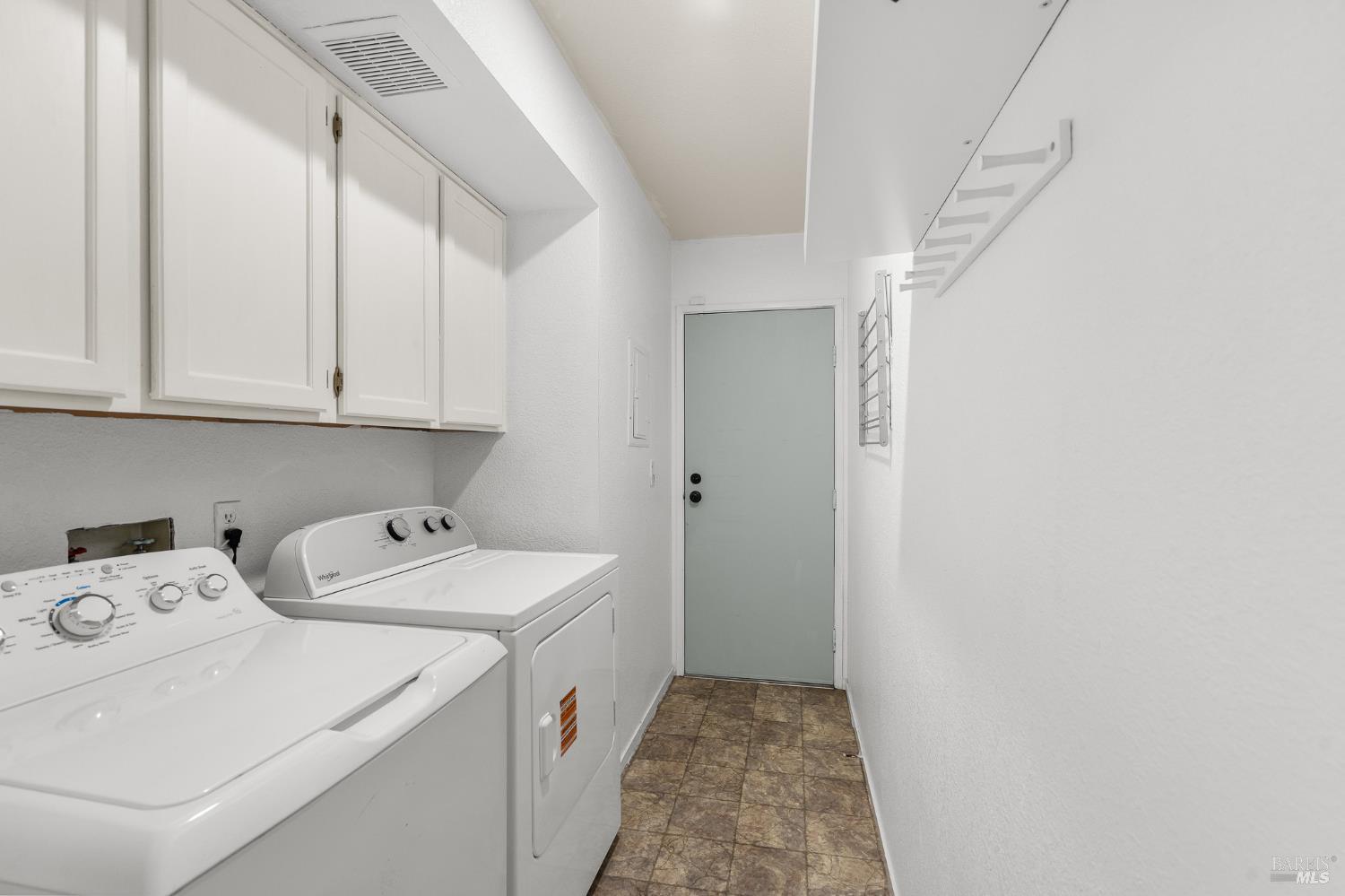 Detail Gallery Image 34 of 40 For 401 Stinson St #4,  Vallejo,  CA 94591 - 3 Beds | 3 Baths