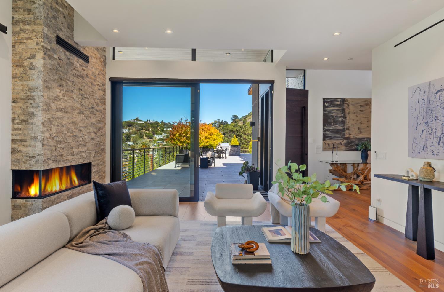 Detail Gallery Image 13 of 76 For 3 Trestle Glen Cir, Tiburon,  CA 94920 - 6 Beds | 6/2 Baths