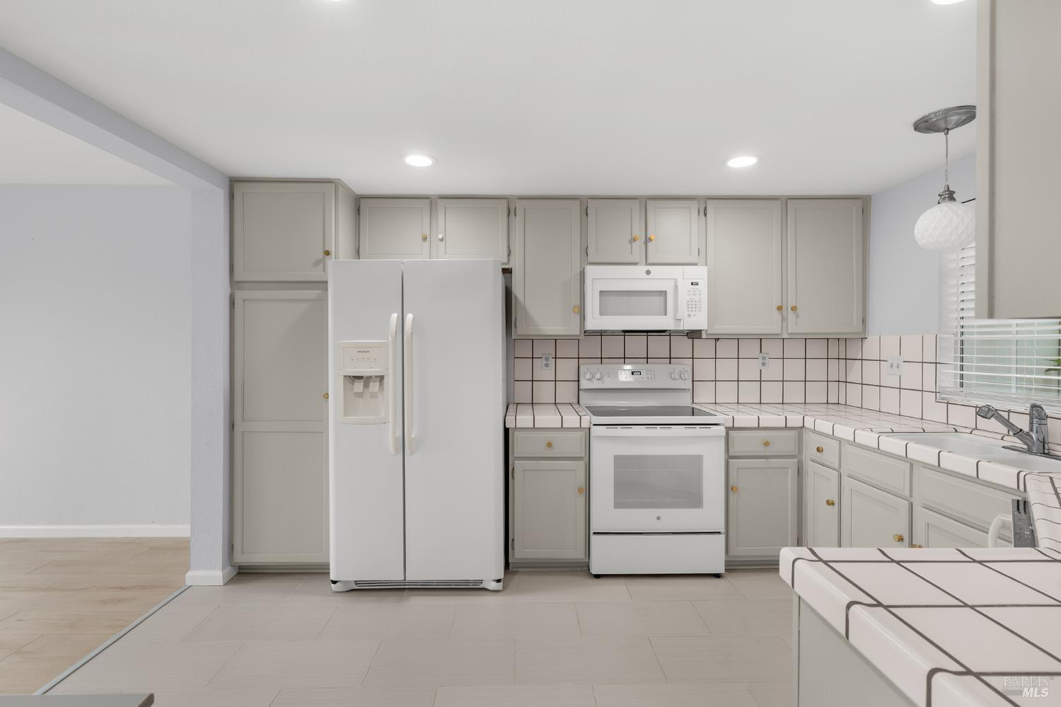 Detail Gallery Image 19 of 40 For 401 Stinson St #4,  Vallejo,  CA 94591 - 3 Beds | 3 Baths