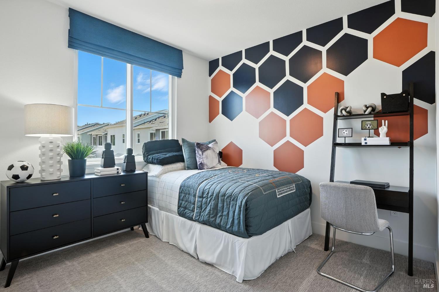 Detail Gallery Image 12 of 16 For 43 Serrano Ln #1301,  Morgan Hill,  CA 95037 - 3 Beds | 2/2 Baths