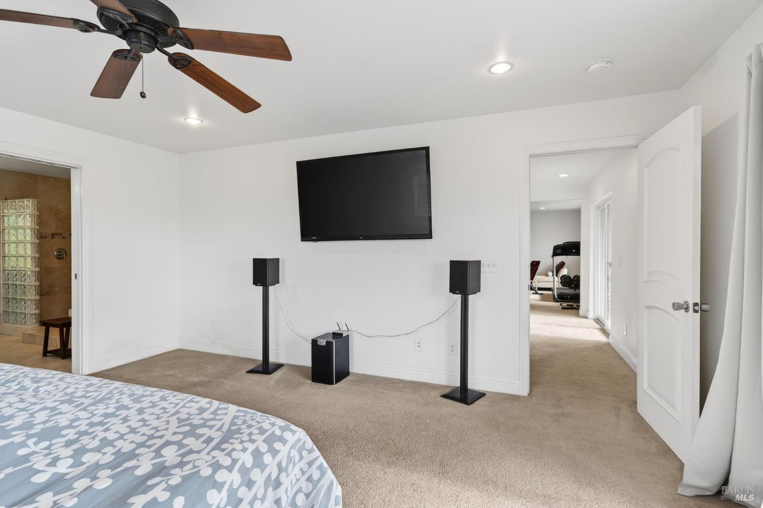 Detail Gallery Image 8 of 54 For 17437 Greenridge Rd, Hidden Valley Lake,  CA 95467 - 4 Beds | 4 Baths