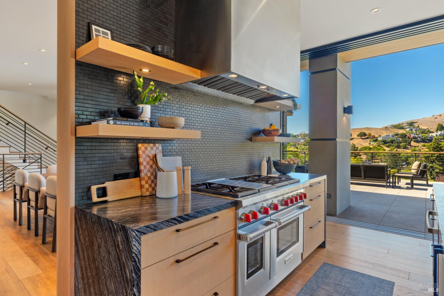 Detail Gallery Image 25 of 76 For 3 Trestle Glen Cir, Tiburon,  CA 94920 - 6 Beds | 6/2 Baths