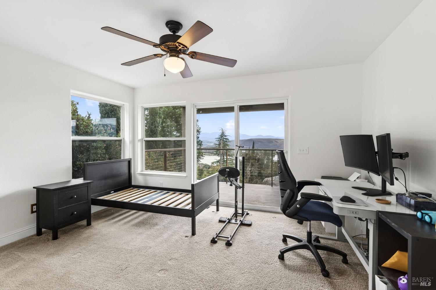 Detail Gallery Image 13 of 54 For 17437 Greenridge Rd, Hidden Valley Lake,  CA 95467 - 4 Beds | 4 Baths