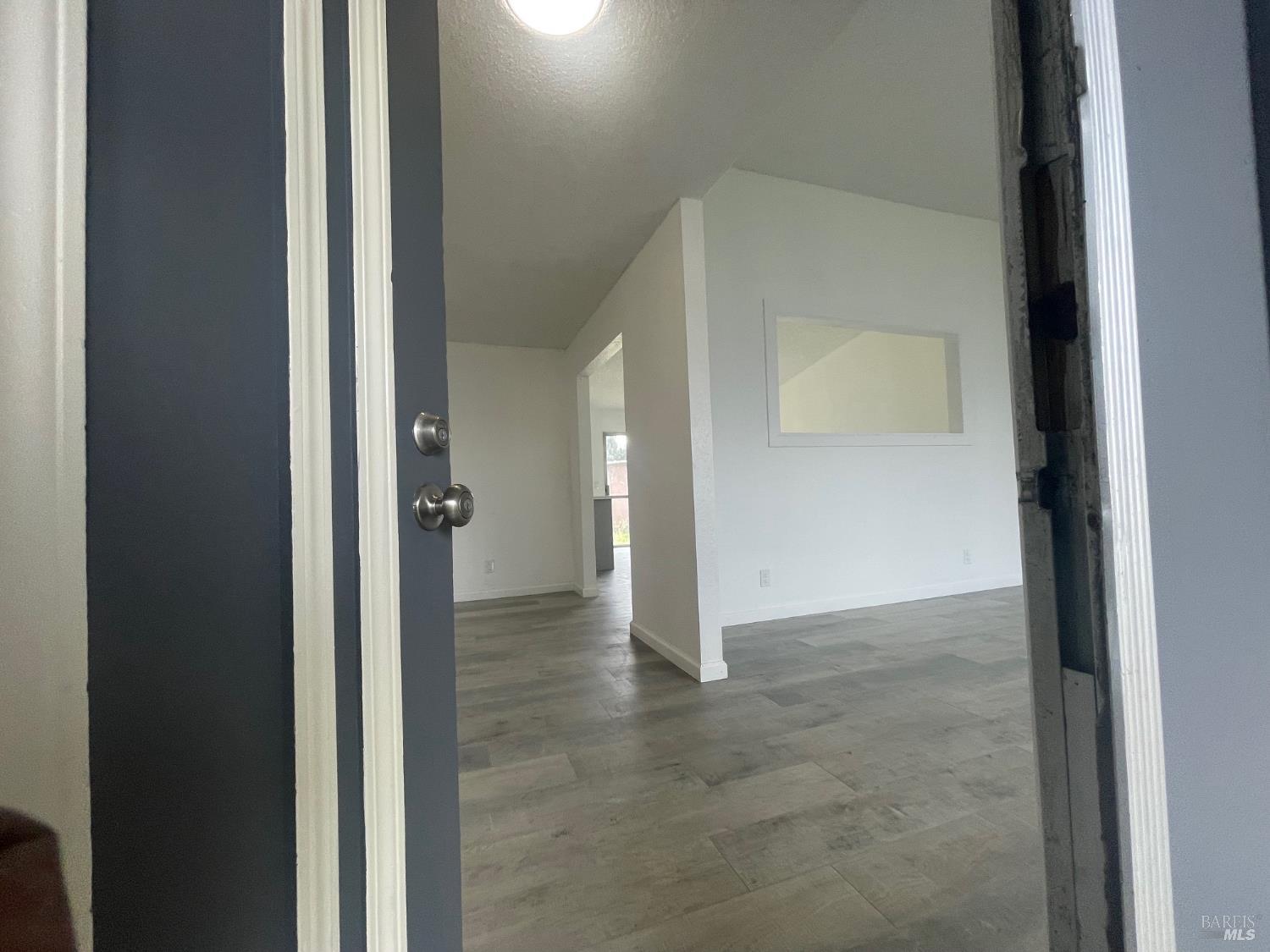 Detail Gallery Image 2 of 31 For 464 Evelyn Cir, Vallejo,  CA 94589 - 4 Beds | 2 Baths