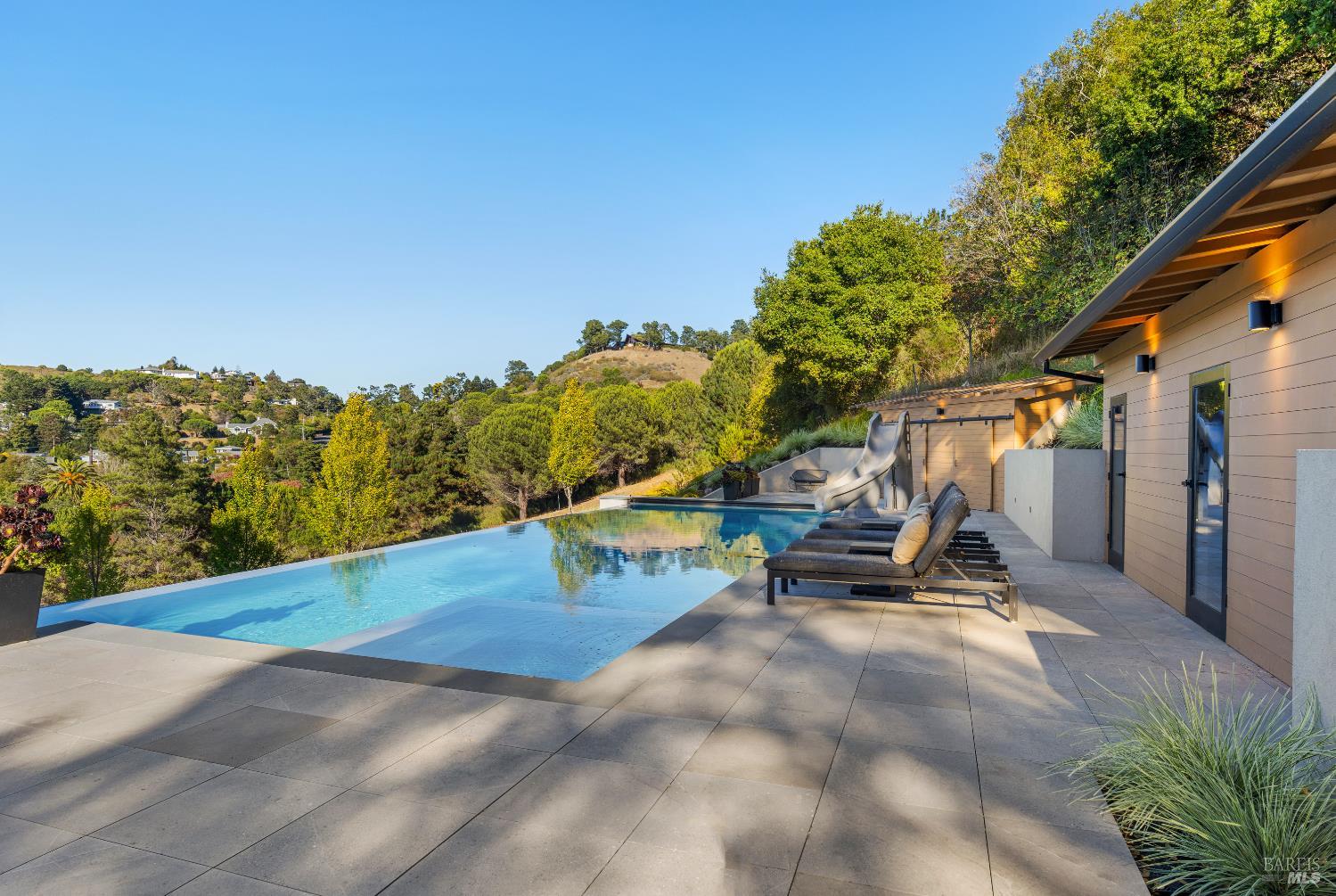 Detail Gallery Image 63 of 76 For 3 Trestle Glen Cir, Tiburon,  CA 94920 - 6 Beds | 6/2 Baths