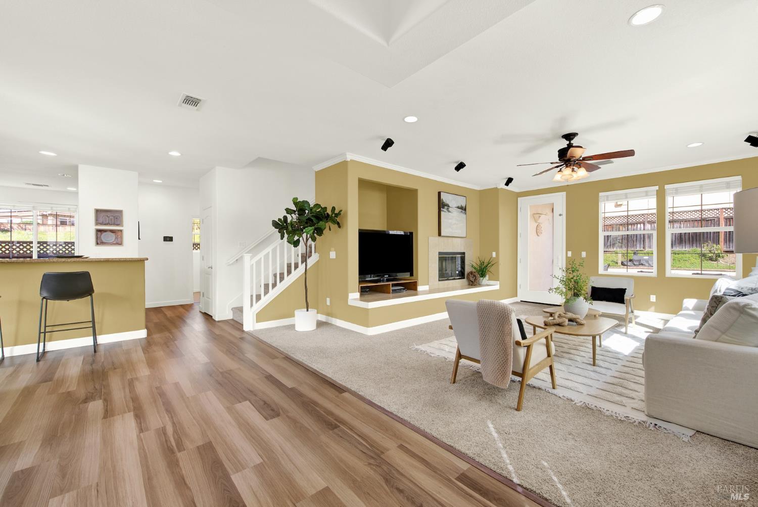 Detail Gallery Image 6 of 67 For 7004 Alder Creek Rd, Vallejo,  CA 94591 - 4 Beds | 3/1 Baths