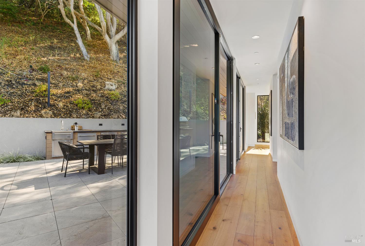 Detail Gallery Image 49 of 76 For 3 Trestle Glen Cir, Tiburon,  CA 94920 - 6 Beds | 6/2 Baths