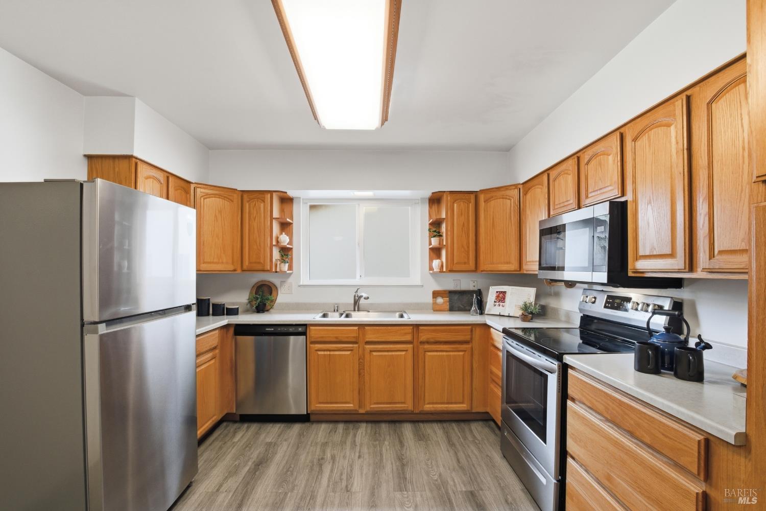 Detail Gallery Image 16 of 38 For 2034 S Terrace Dr, Napa,  CA 94559 - 4 Beds | 2 Baths