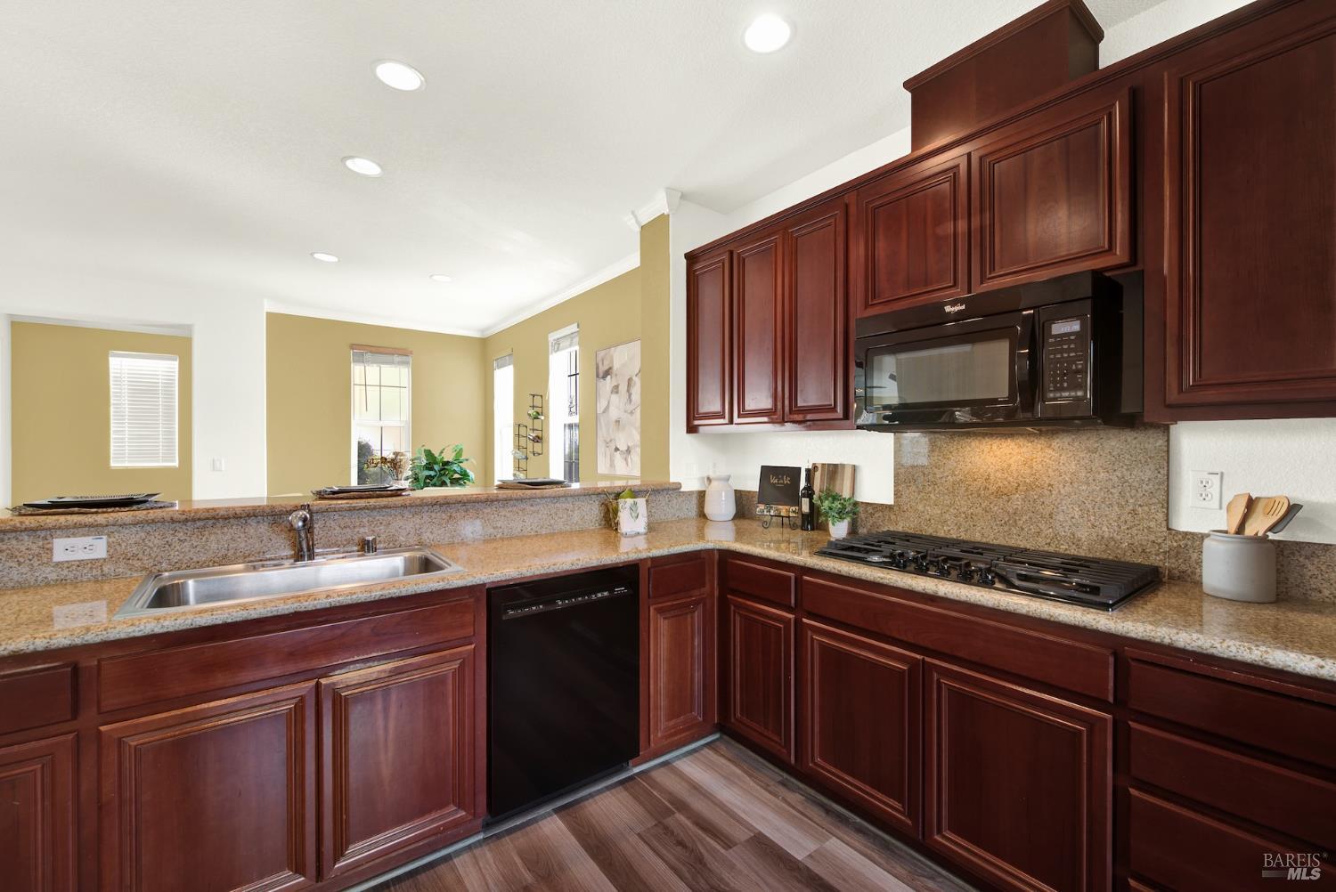 Detail Gallery Image 26 of 67 For 7004 Alder Creek Rd, Vallejo,  CA 94591 - 4 Beds | 3/1 Baths