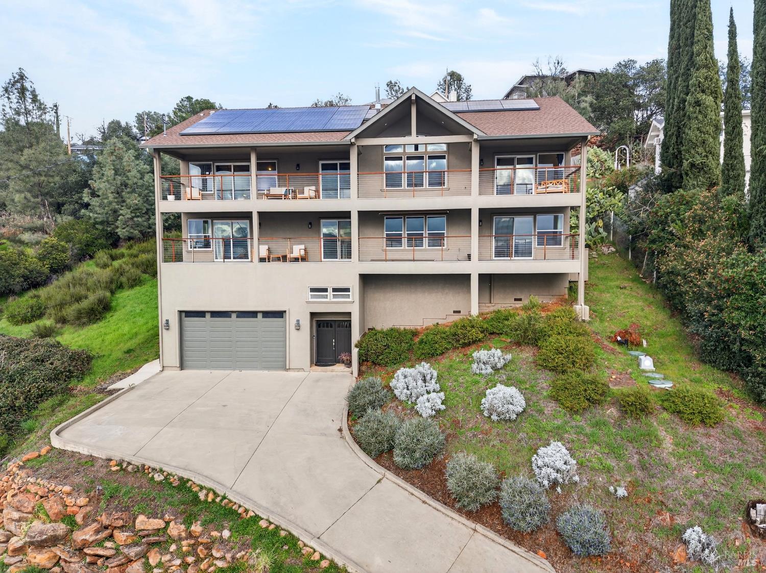 Detail Gallery Image 2 of 54 For 17437 Greenridge Rd, Hidden Valley Lake,  CA 95467 - 4 Beds | 4 Baths