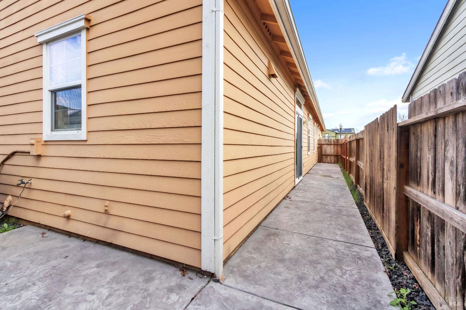 Detail Gallery Image 28 of 32 For 927 Freedom Dr, Suisun City,  CA 94585 - 3 Beds | 2 Baths