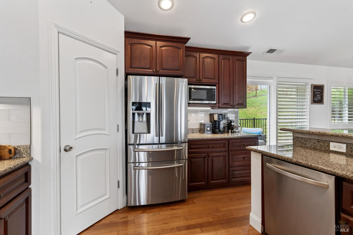 Detail Gallery Image 29 of 54 For 17437 Greenridge Rd, Hidden Valley Lake,  CA 95467 - 4 Beds | 4 Baths