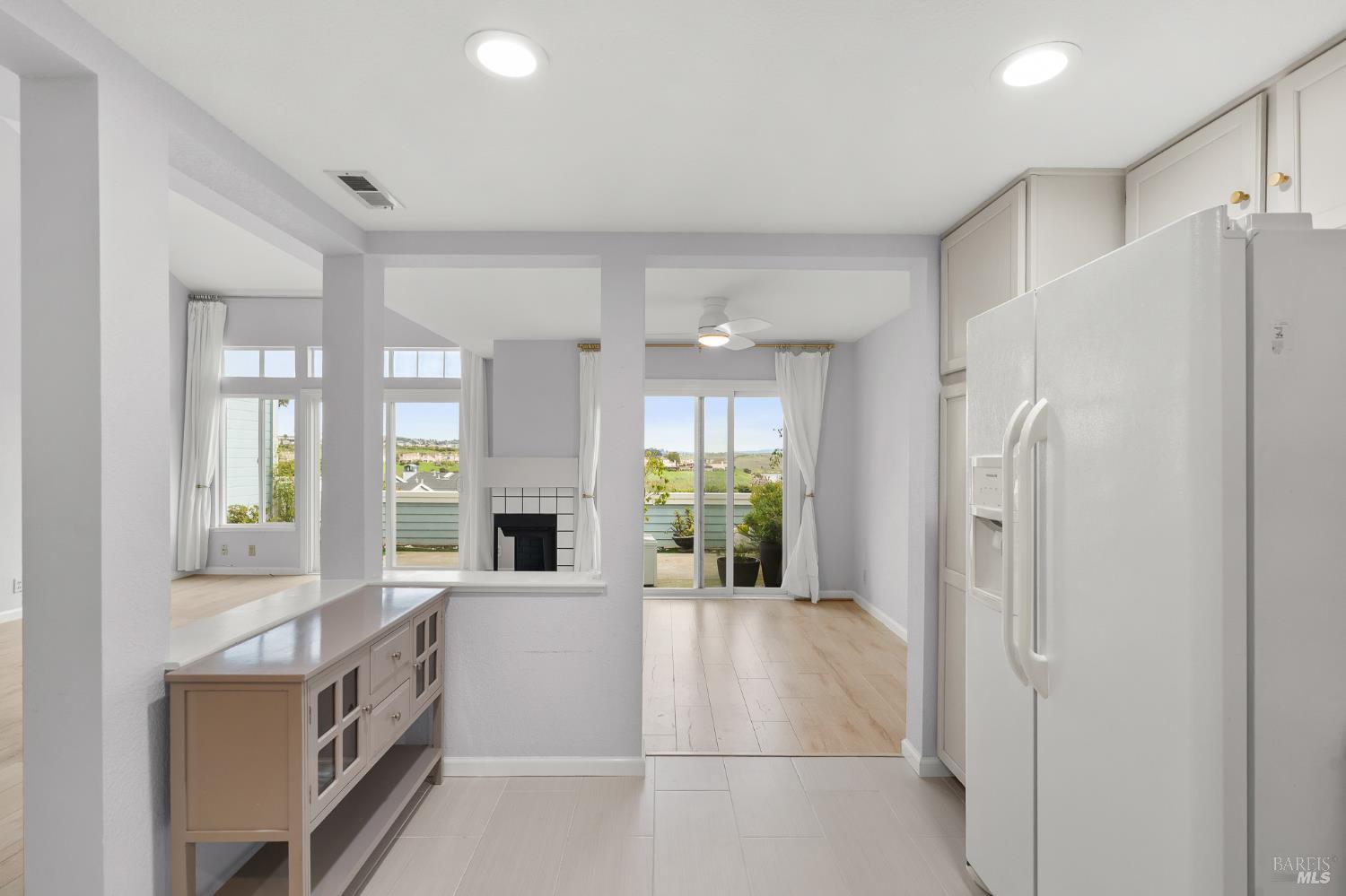 Detail Gallery Image 17 of 40 For 401 Stinson St #4,  Vallejo,  CA 94591 - 3 Beds | 3 Baths