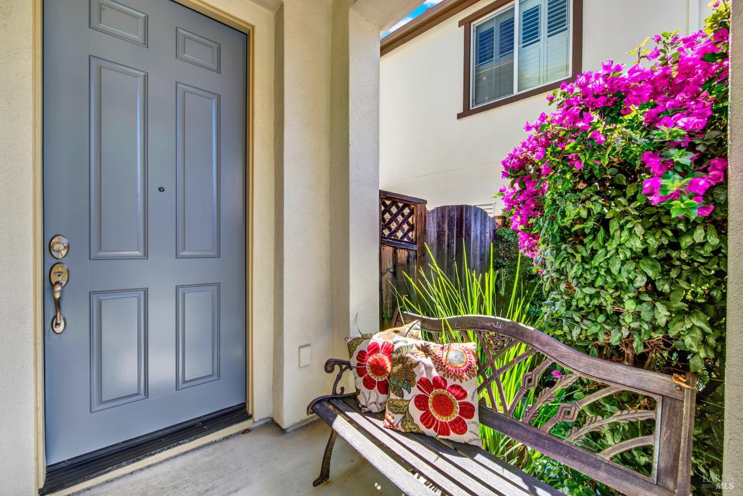 Detail Gallery Image 4 of 67 For 7004 Alder Creek Rd, Vallejo,  CA 94591 - 4 Beds | 3/1 Baths