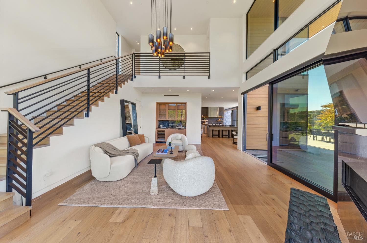 Detail Gallery Image 27 of 76 For 3 Trestle Glen Cir, Tiburon,  CA 94920 - 6 Beds | 6/2 Baths