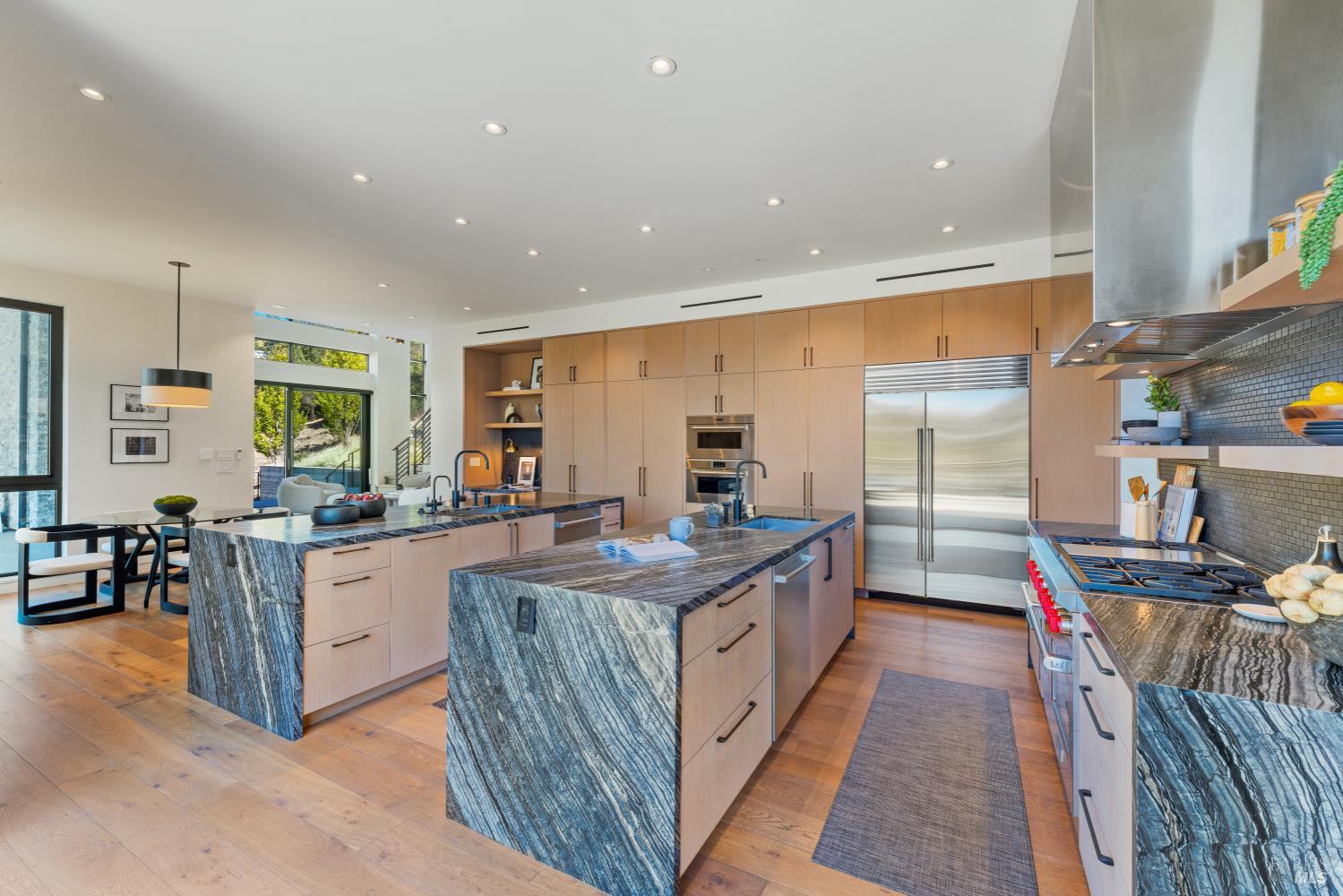 Detail Gallery Image 20 of 76 For 3 Trestle Glen Cir, Tiburon,  CA 94920 - 6 Beds | 6/2 Baths